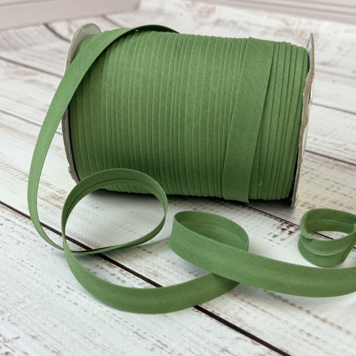 Коса бейка матова 15 мм зелена – тасьма для обробки зрізів і декору