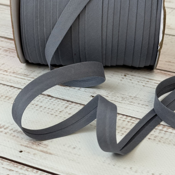 Коса бейка матова 15 мм сіра – тасьма для обробки зрізів і декору