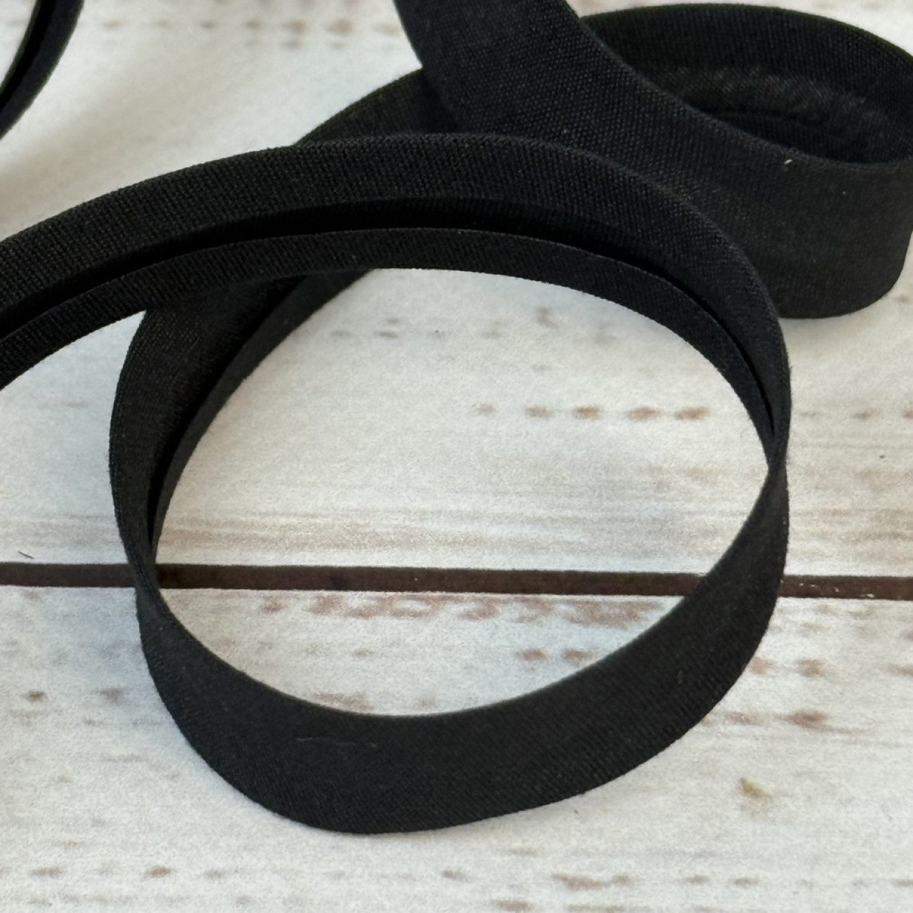 Коса бейка матова 15 мм чорна – тасьма для обробки зрізів і декору