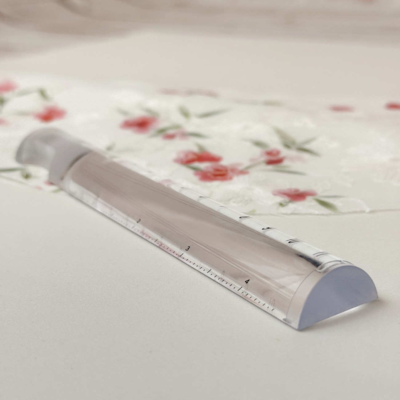 Лупа-лінійка акрилова з розміткою – збільшувальне скло та лінійка 2-в-1 для рукоділля та читання