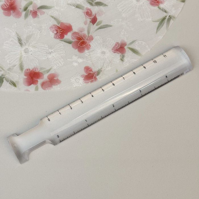 Лупа-лінійка акрилова з розміткою – збільшувальне скло та лінійка 2-в-1 для рукоділля та читання