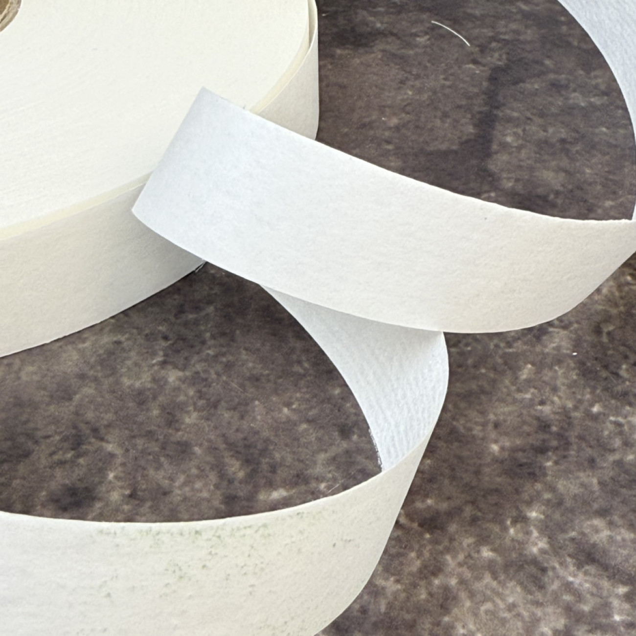 Павутинка клейова на папері 20 мм, моток 100 м, біла