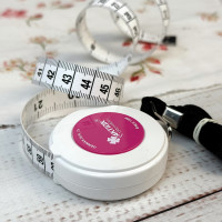 Рулетка, сантиметр кравецький, 150 см, біла з малиновою  серединкою