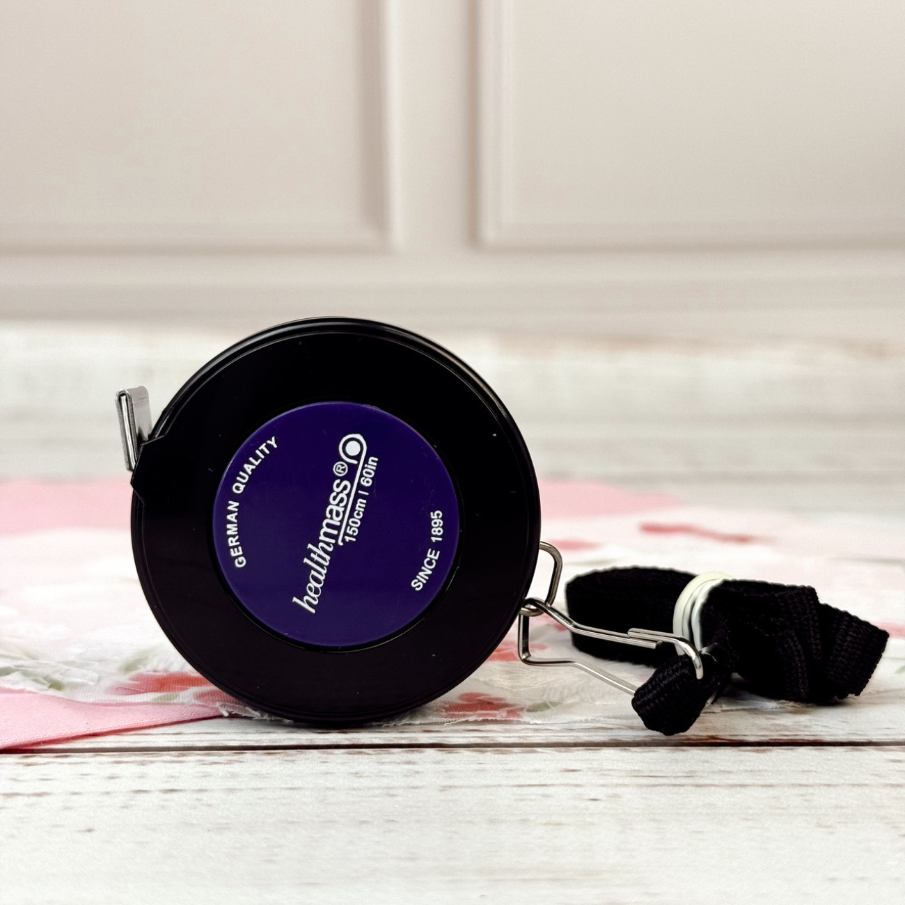 Рулетка, сантиметр кравецький, 150 см, чорна з фіолетовою серединкою