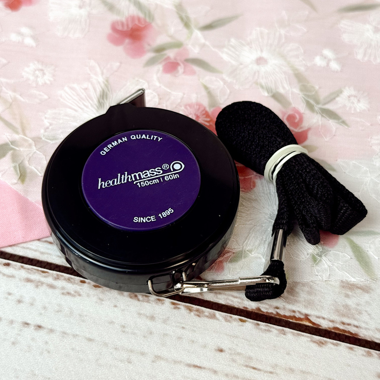 Рулетка, сантиметр кравецький, 150 см, чорна з фіолетовою серединкою