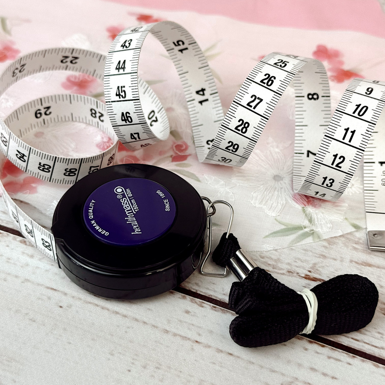 Рулетка, сантиметр кравецький, 150 см, чорна з фіолетовою серединкою