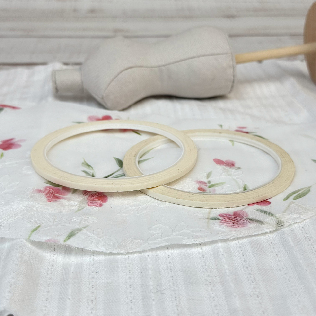 Самоклеюча стрічка для розмітки манекенів (біла)