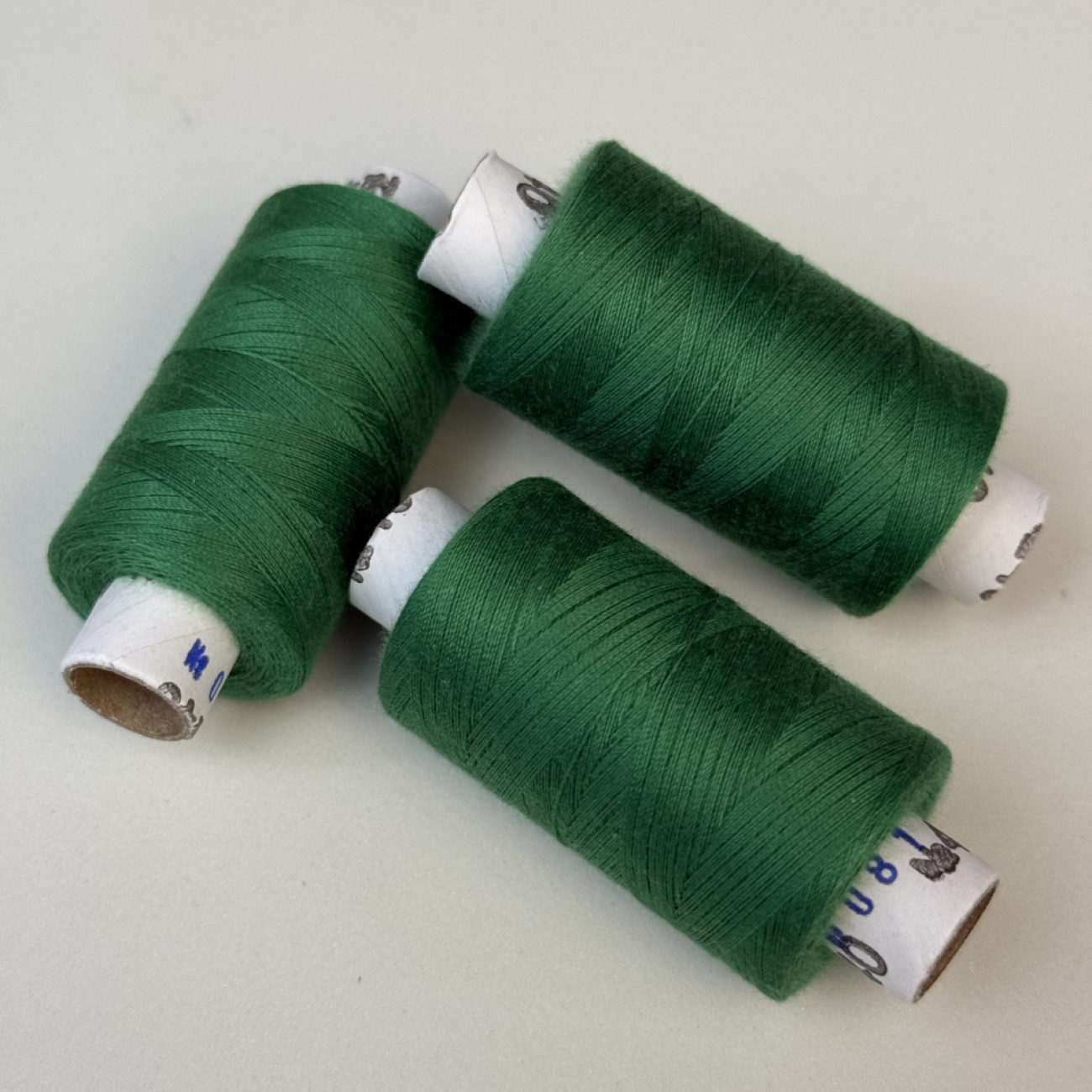 Нитки для шиття Peri 100% поліестер, 40/2, 400Y (№081)