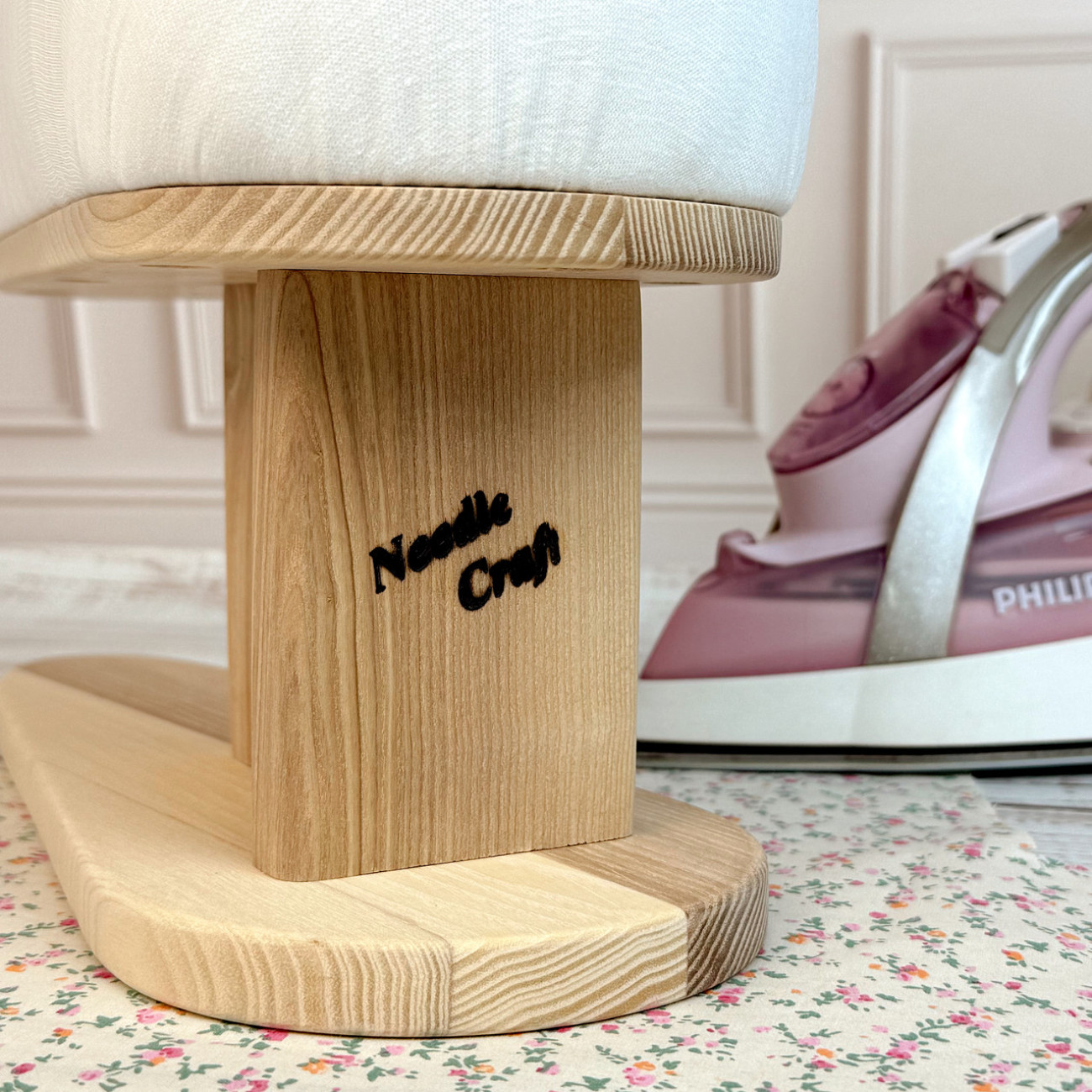 Кравецька колодка для ВТО Needle Craft Крапля на підставці Молочна