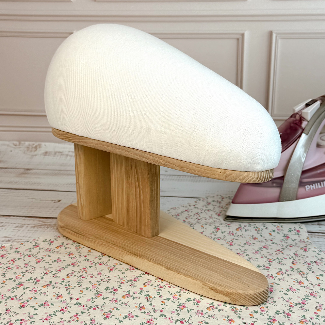 Кравецька колодка для ВТО Needle Craft Крапля на підставці Молочна