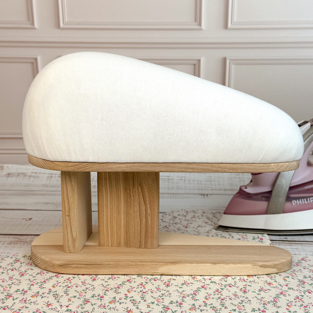 Кравецька колодка для ВТО Needle Craft Крапля на підставці Молочна