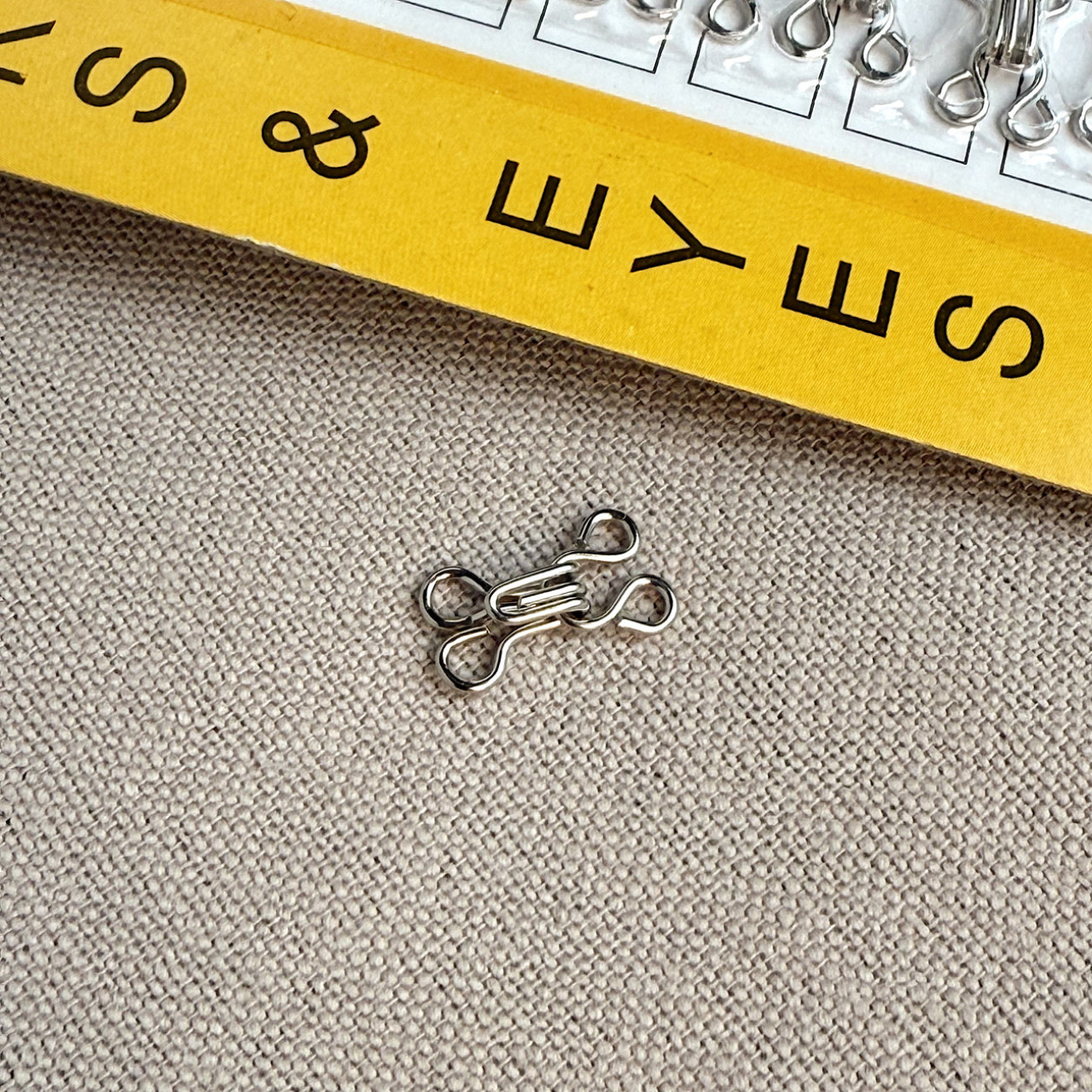 Гачок - петля №1 срібло для одягу та білизни