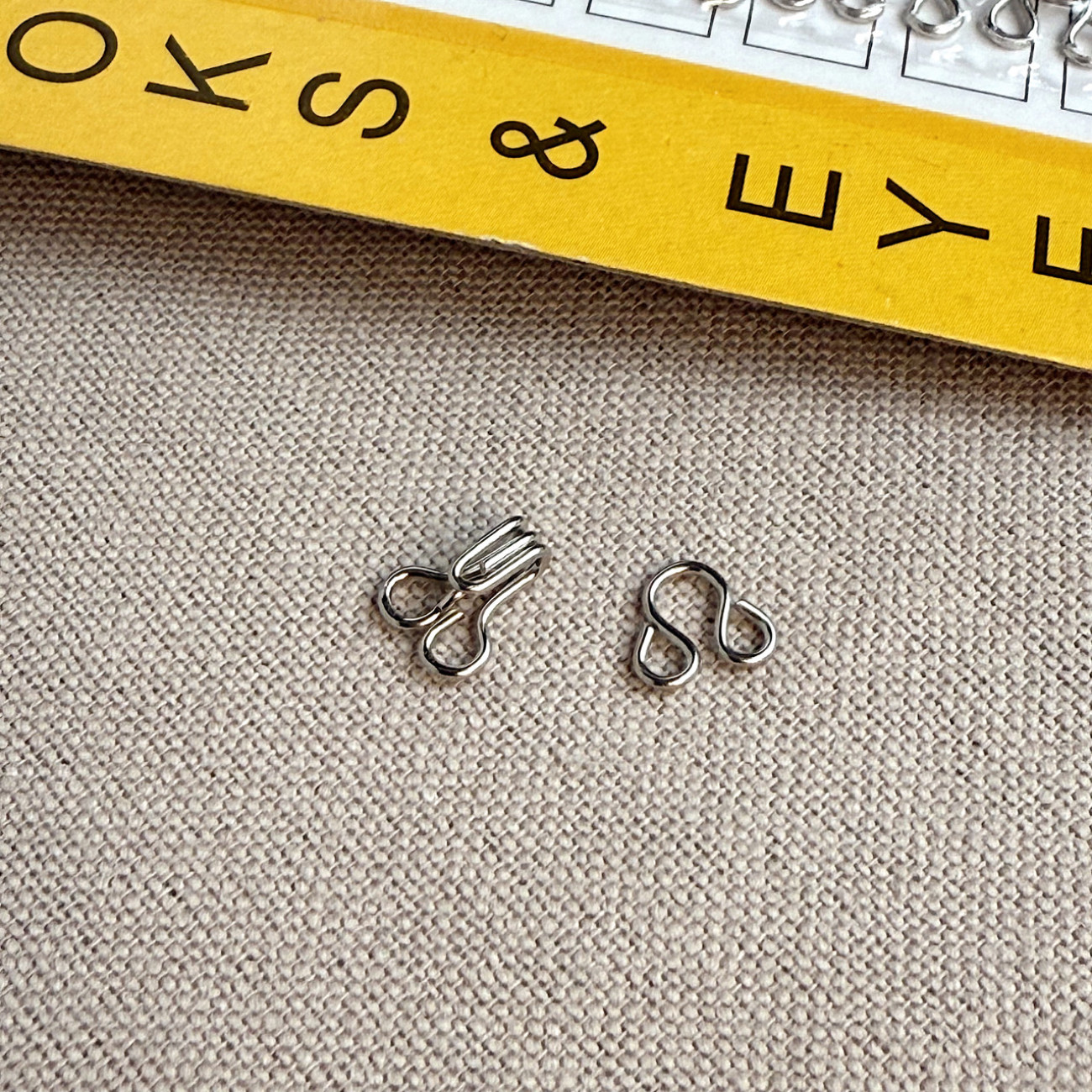 Гачок - петля №1 срібло для одягу та білизни