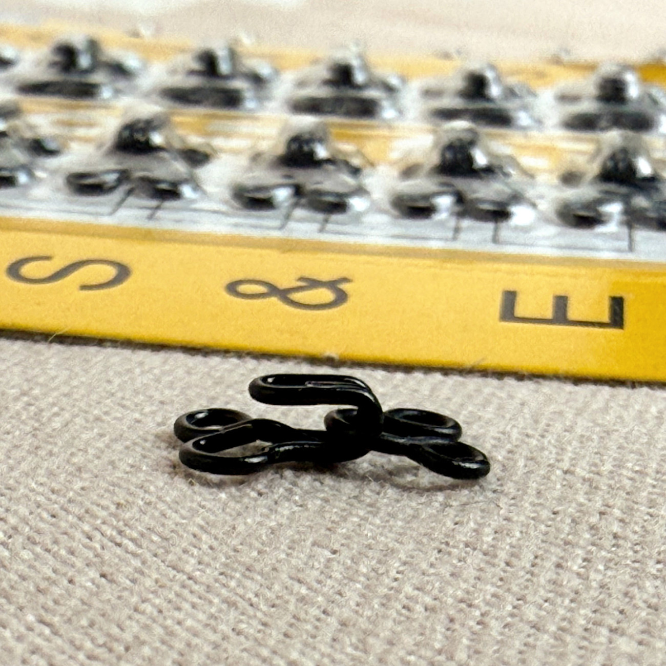 Гачок - петля №0 чорний для одягу та білизни