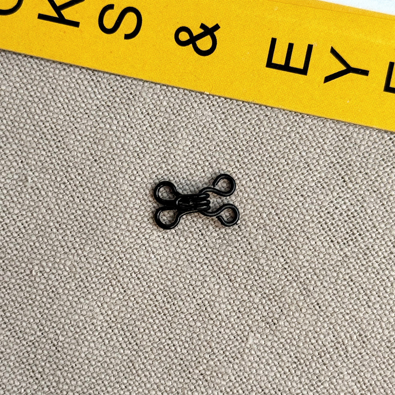 Гачок - петля №0 чорний для одягу та білизни