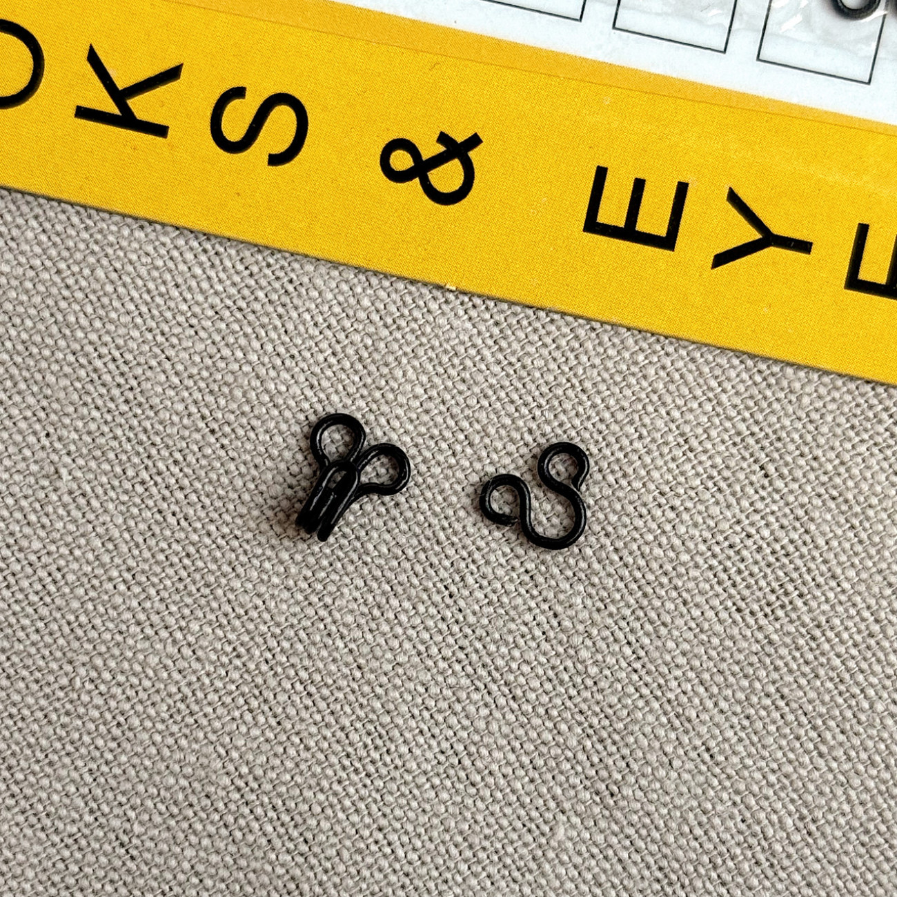 Гачок - петля №0 чорний для одягу та білизни