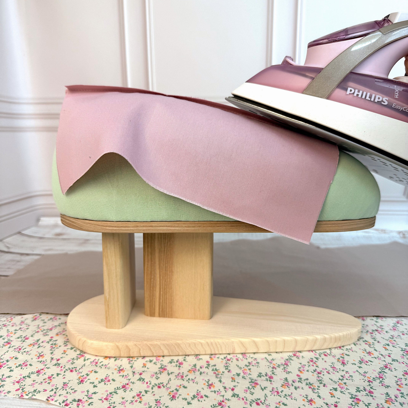 Кравецька колодка для ВТО Needle Craft Крапля на підставці Зелена