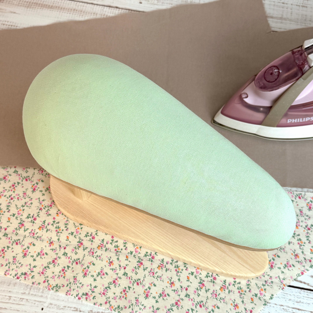 Кравецька колодка для ВТО Needle Craft Крапля на підставці Зелена