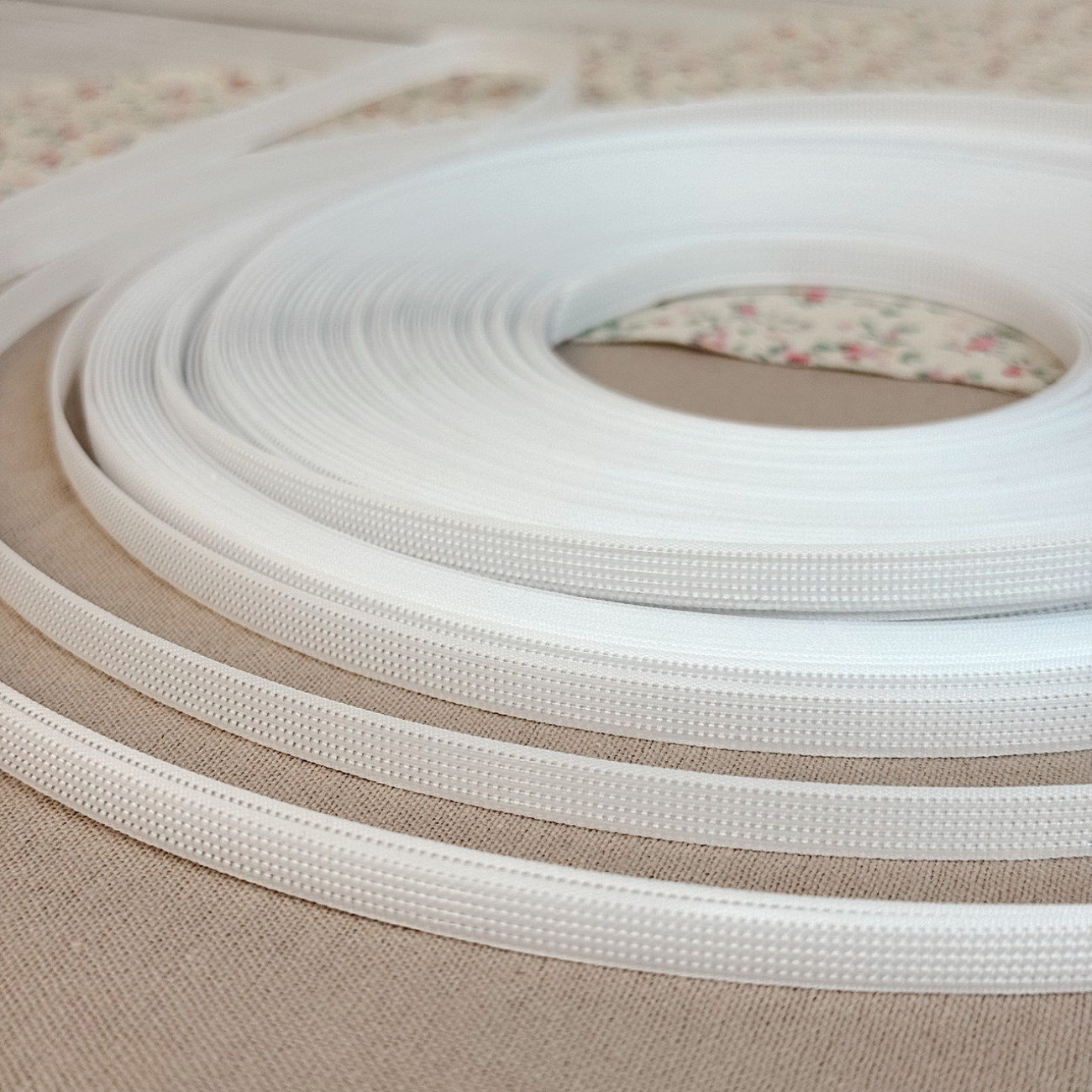 Регілін жорсткий 8 мм, білий