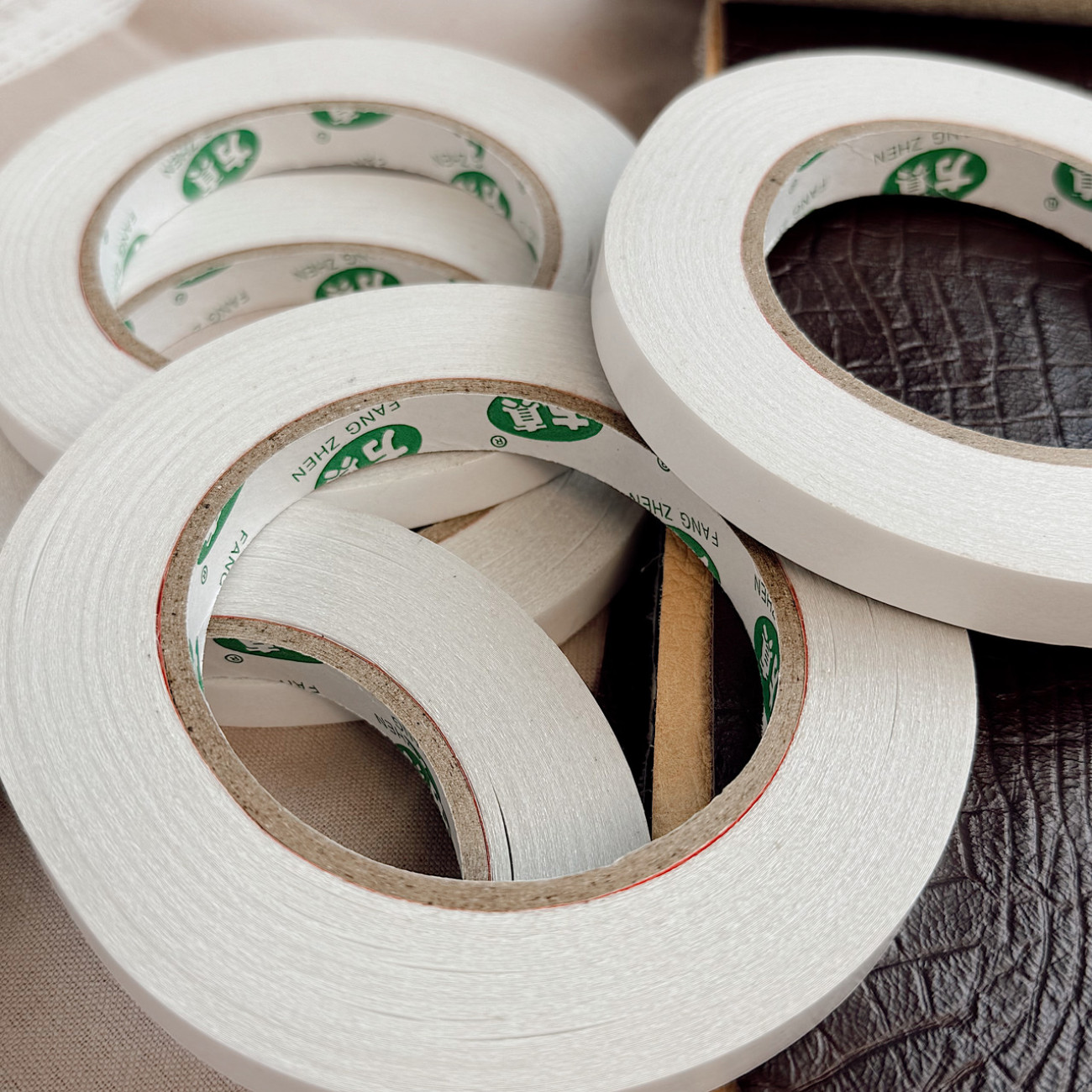 Двосторонній скотч для шкіри 12 мм