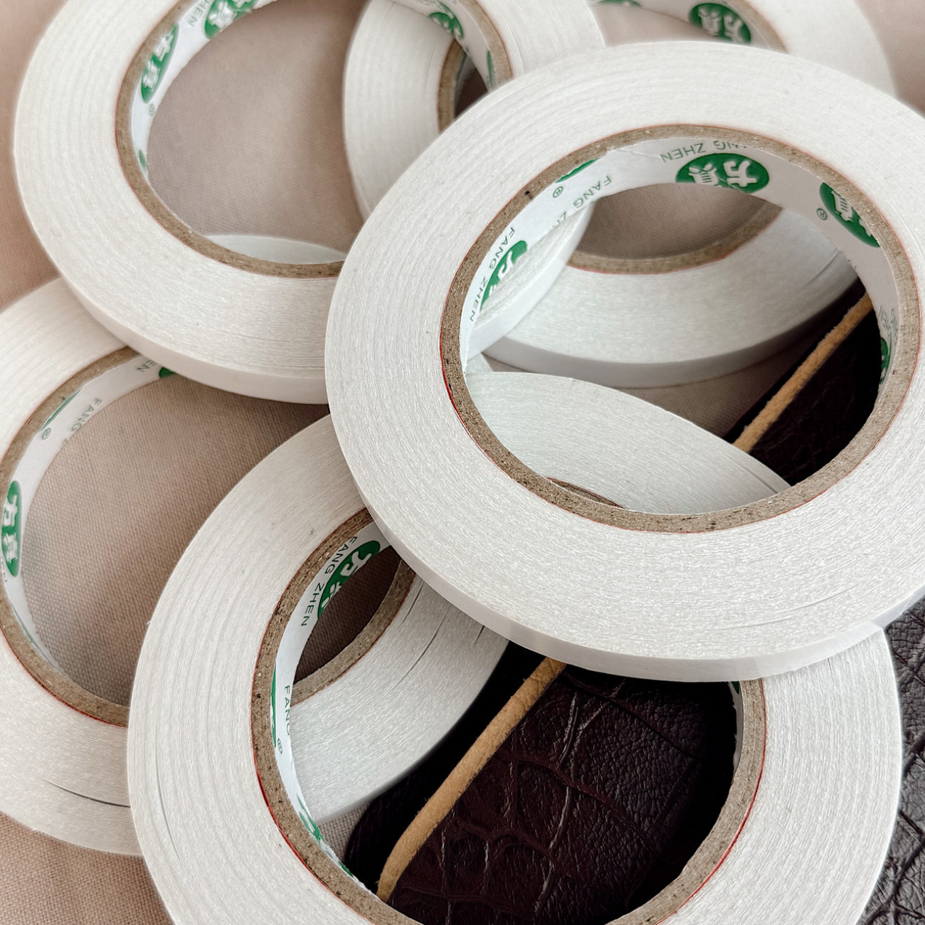 Двосторонній скотч для шкіри 12 мм