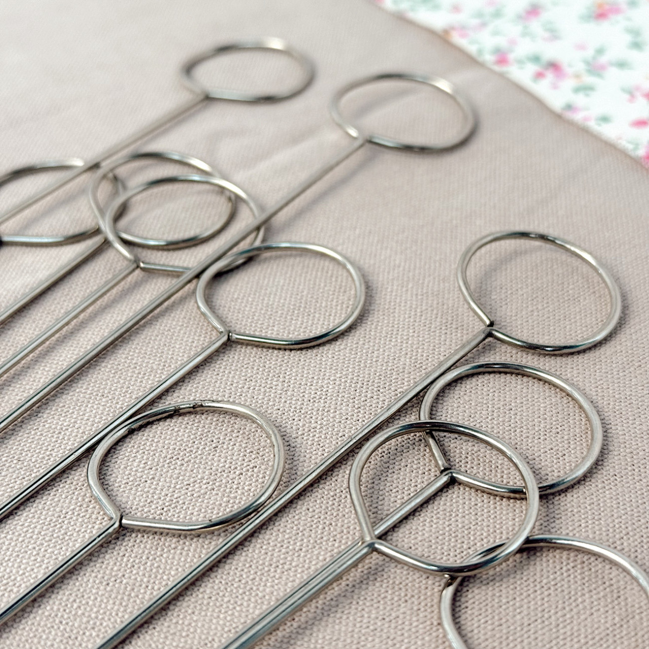 Спиця для вивертання бретелей — зручний інструмент для швейних робіт