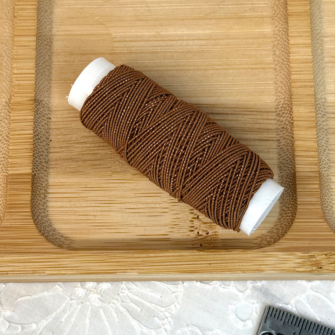 Нитка-резинка (спандекс), коричнева