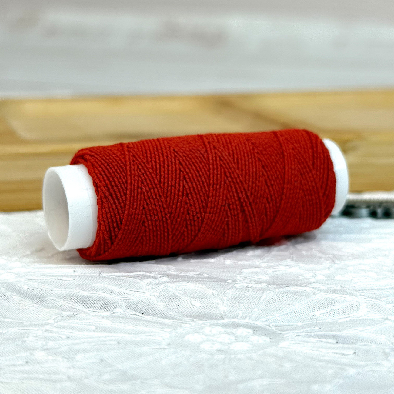 Нитка-резинка (спандекс), червона