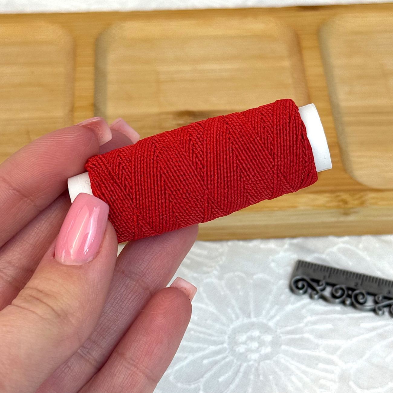 Нитка-резинка (спандекс), червона