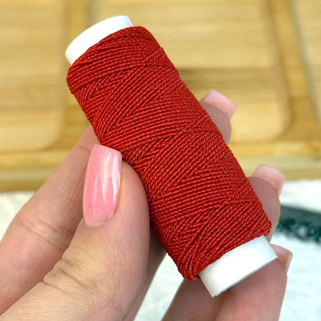 Нитка-резинка (спандекс), червона