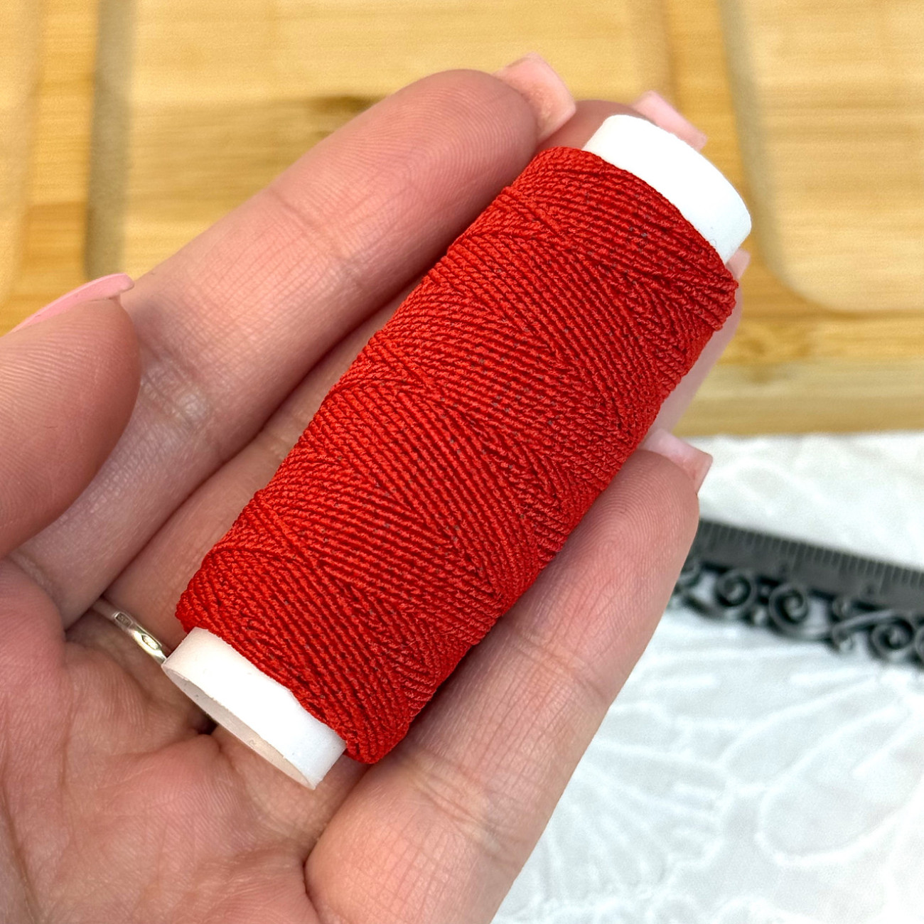 Нитка-резинка (спандекс), червона