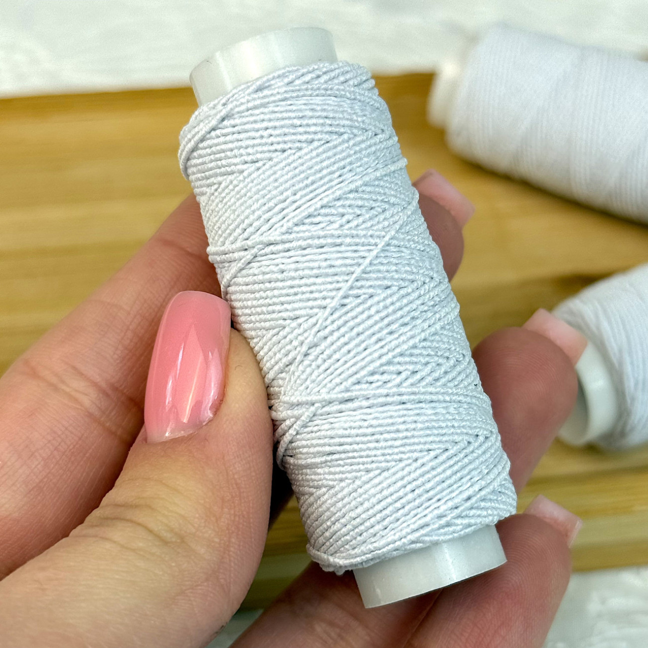 Нитка-резинка (спандекс), біла