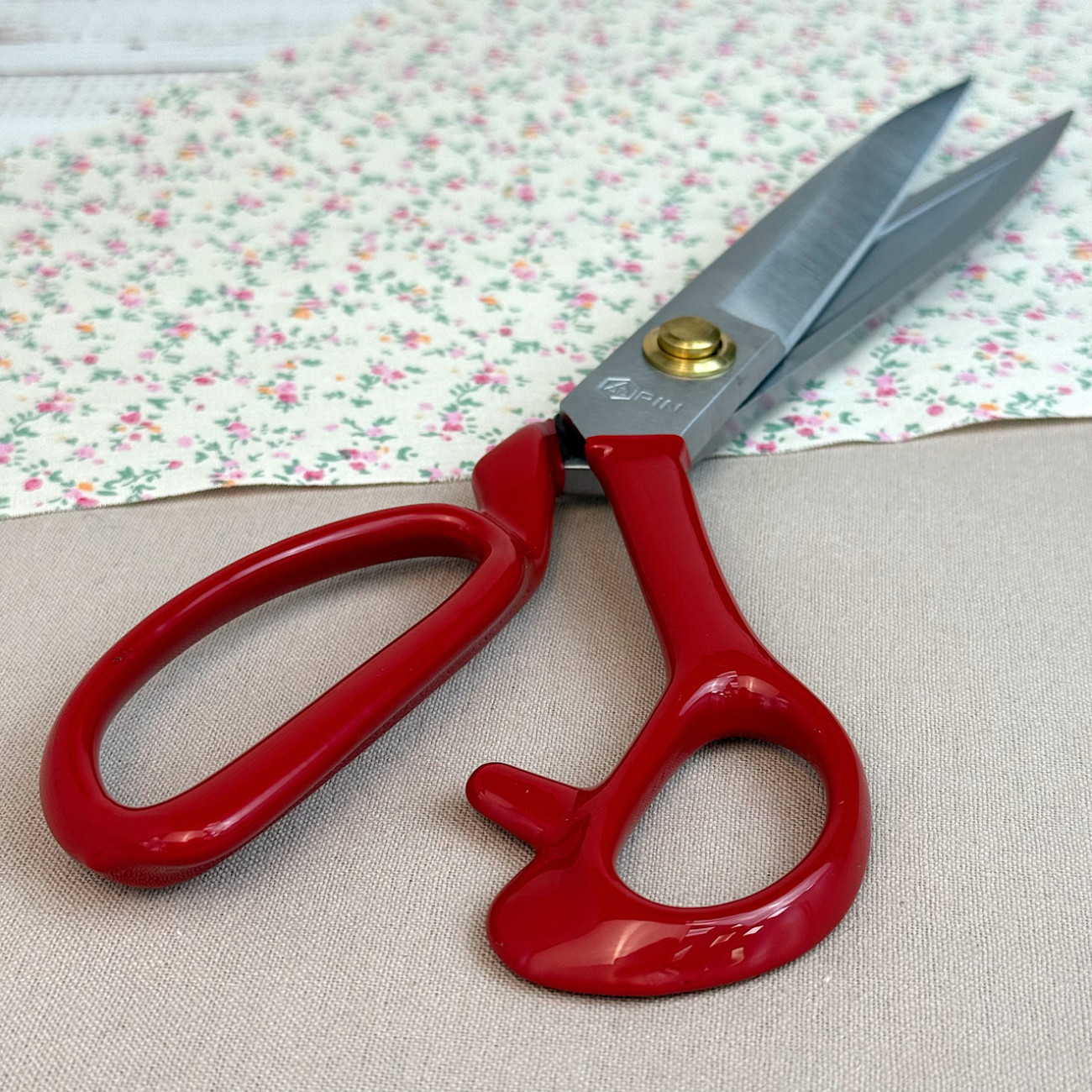 Ножиці кравецькі PIN-1114 (11 дюймів) з червоними ручками