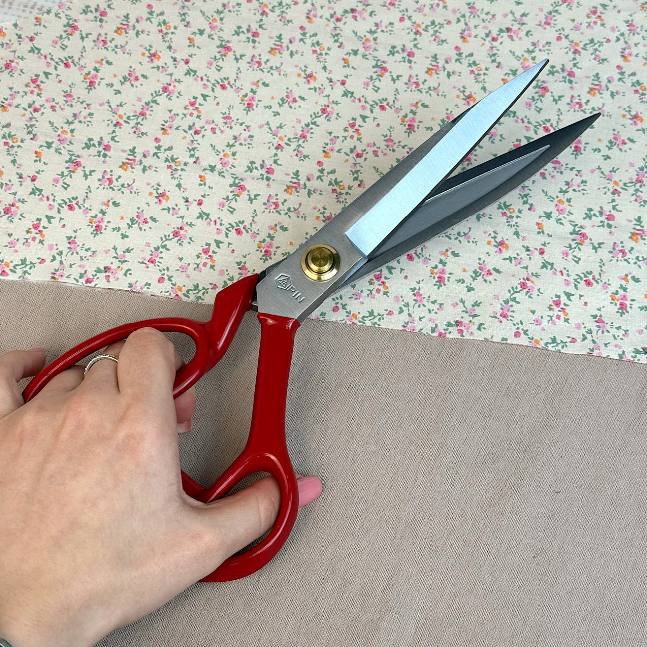 Ножиці кравецькі PIN-1114 (11 дюймів) з червоними ручками