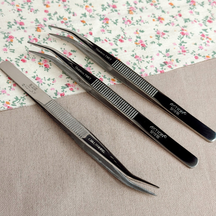 Антистатичний пінцет вигнутий Aktion TWE-7A, сріблястий