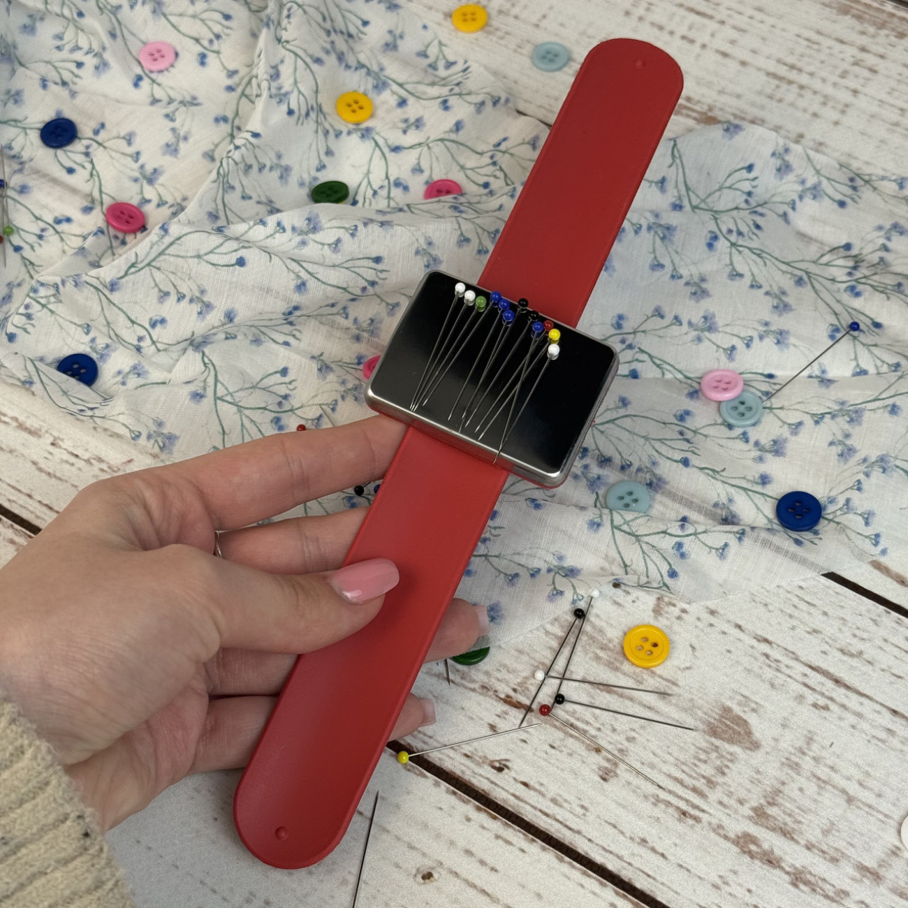 Гольниця-браслет магнітна (червона)