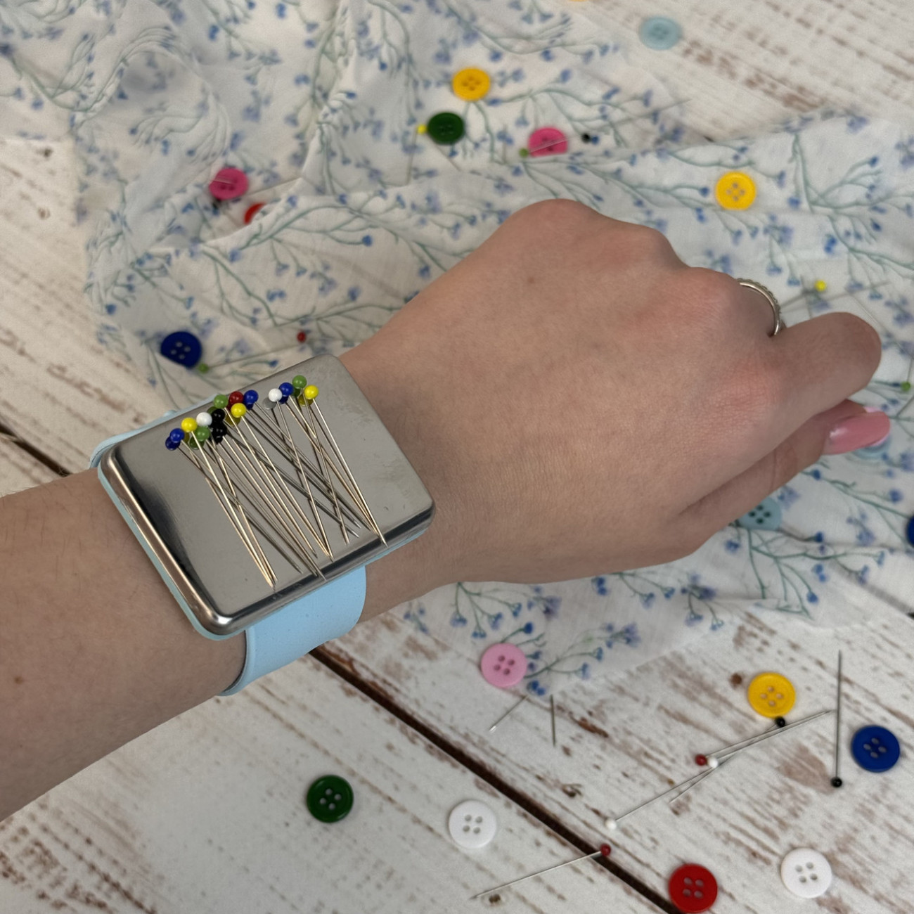 Гольниця-браслет магнітна (блакитна)