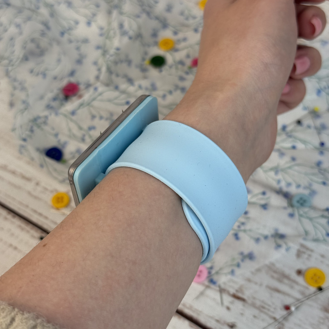 Гольниця-браслет магнітна (блакитна)