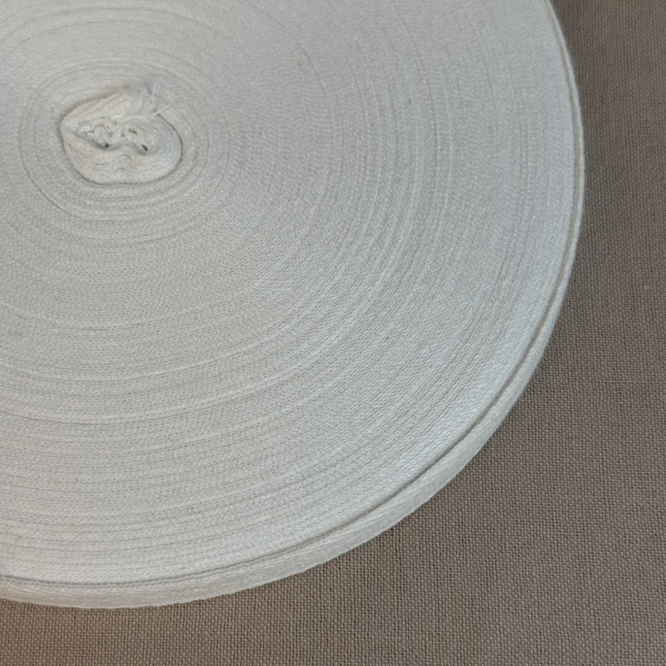 Тасьма кіперна 1,5 см, біла