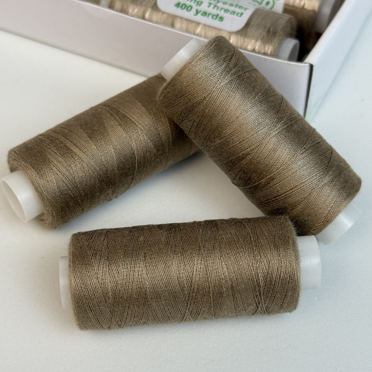 Нитки для шиття Peri 100% поліестер, 40/2, 400Y (№127)