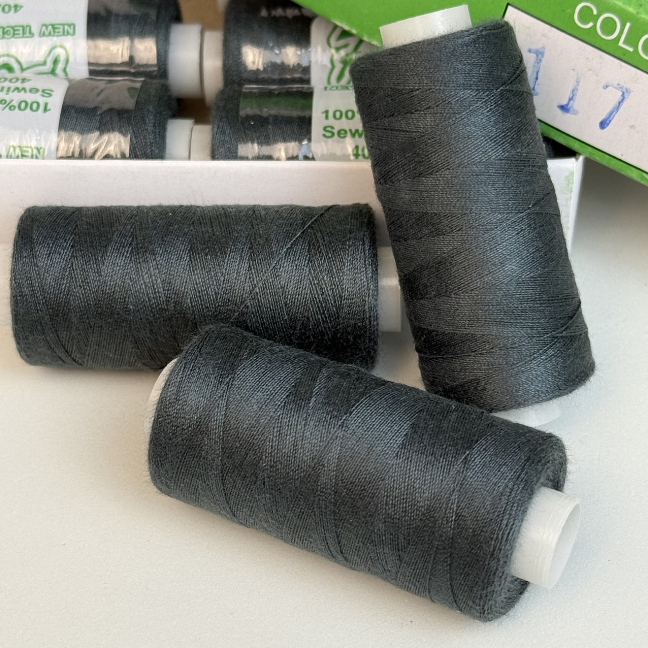 Нитки для шиття Peri 100% поліестер, 40/2, 400Y (№117)