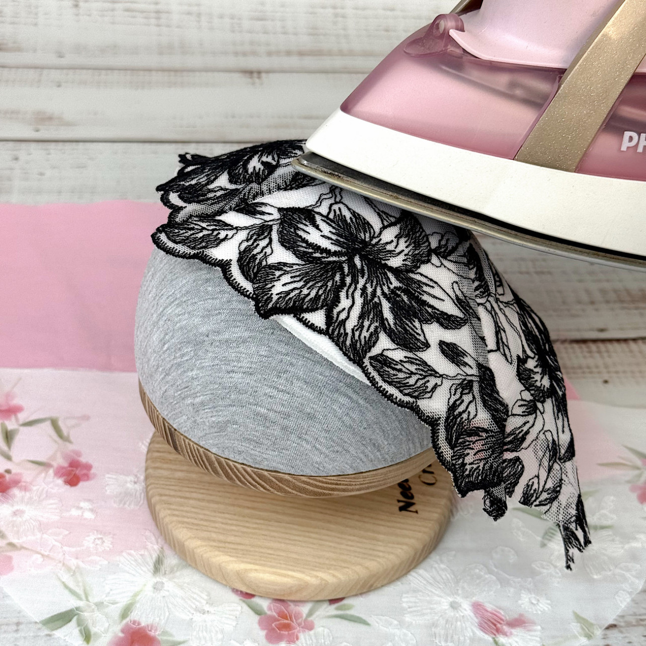 Кравецька колодка для ВТО Needle Craft Груди на підставці 12 см Сіра