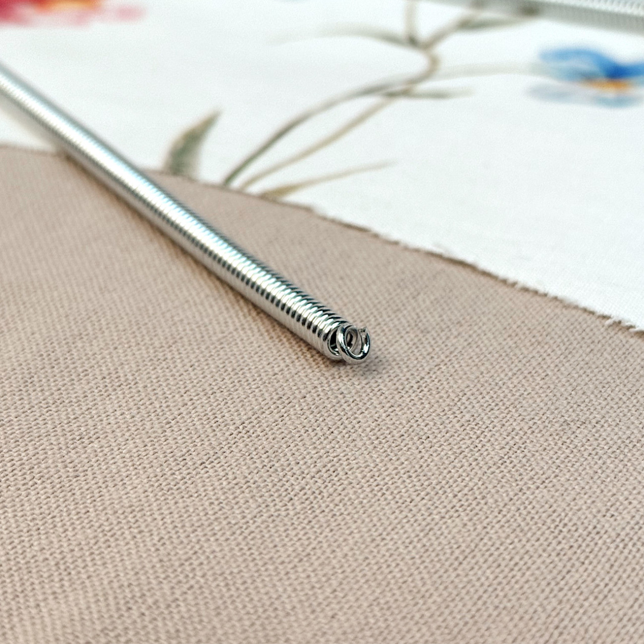 Втягувач шнурків та резинки, гнучкий металевий