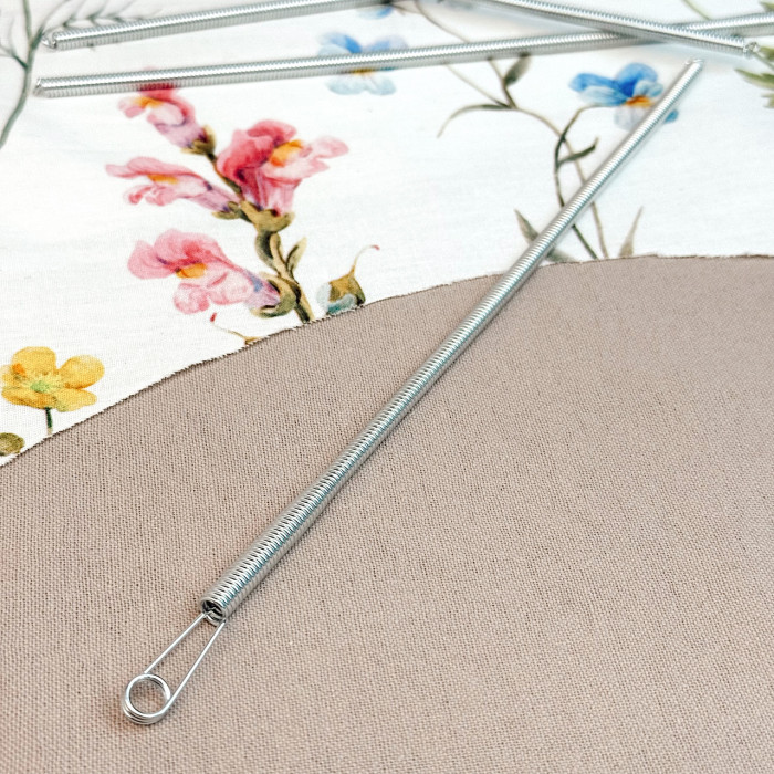 Втягувач шнурків та резинки, гнучкий металевий