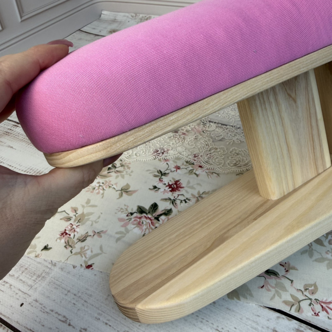 Кравецька колодка для ВТО Needle Craft Корсетна на підставці Фуксія