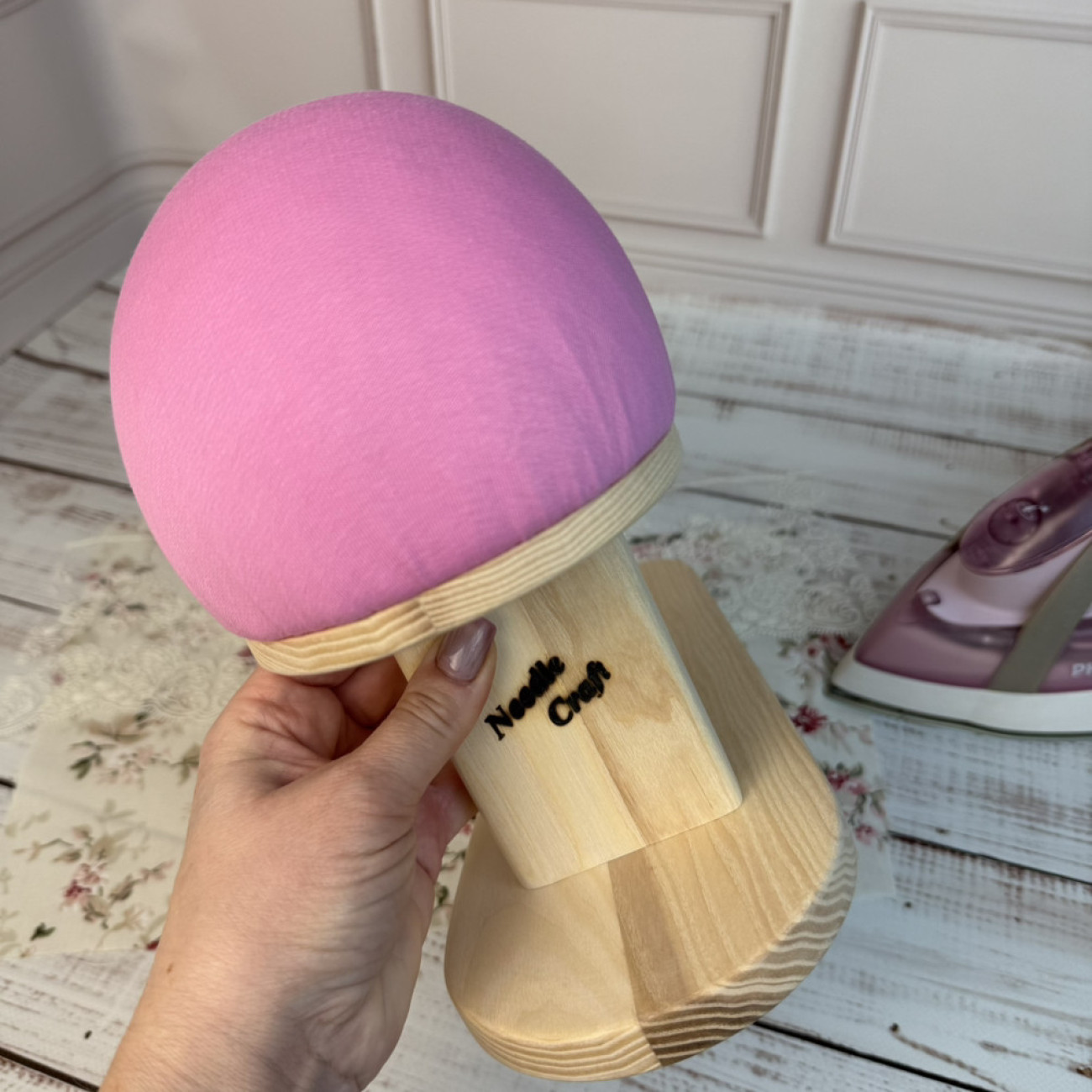 Кравецька колодка для ВТО Needle Craft Корсетна на підставці Фуксія