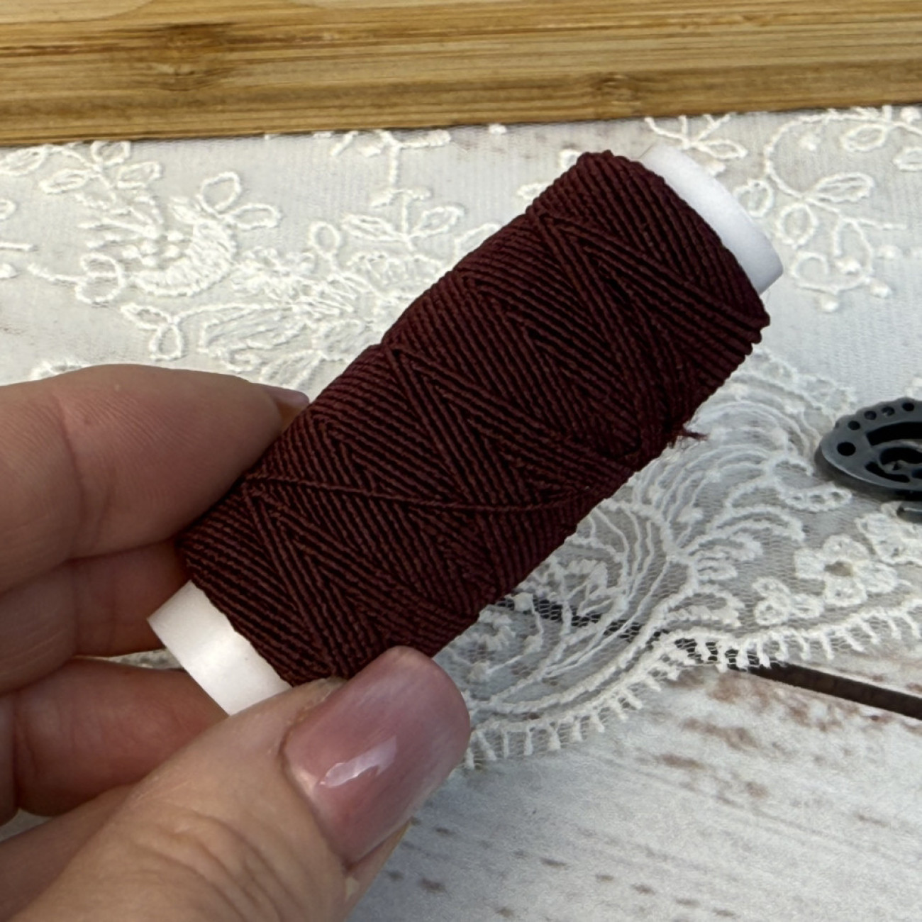 Нитка-резинка (спандекс), темно-коричнева