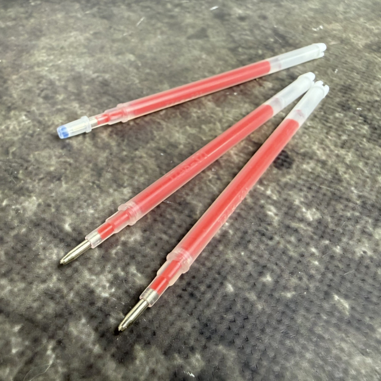 Стержень для розмітки на тканині, термозникаючий (червоний)