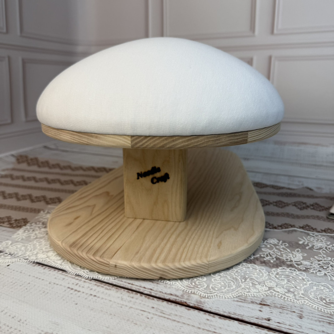 Кравецька колодка для ВТО Needle Craft Кабанчик випуклий Молочний