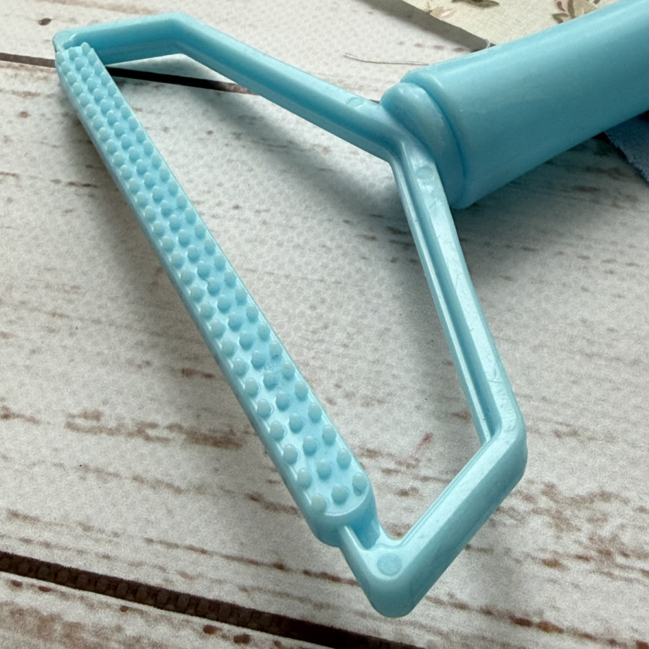 Щітка-бритва для видалення катишків і ворса